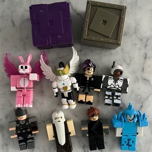 Roblox figures